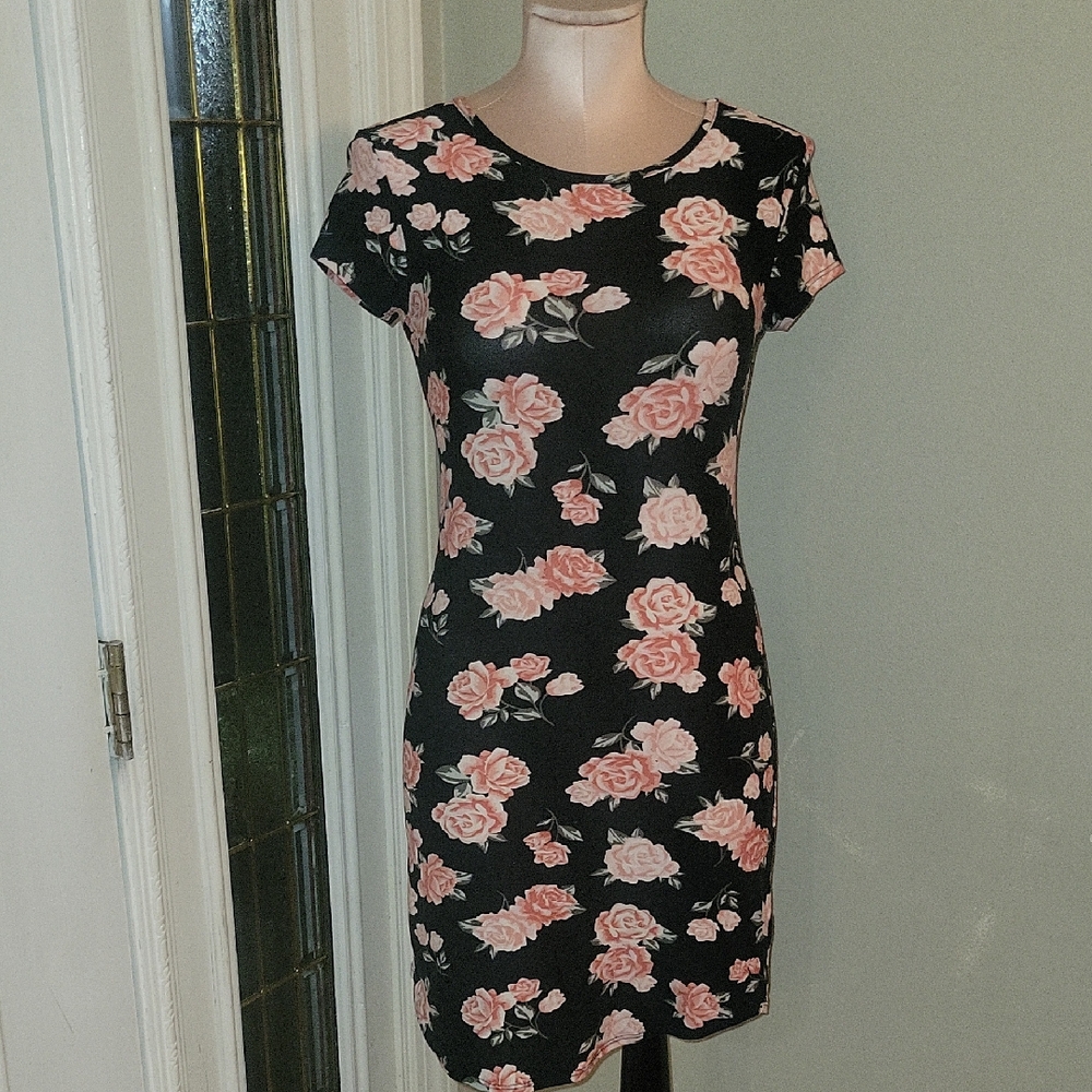 Floral Black and Pink Dress Size Xs